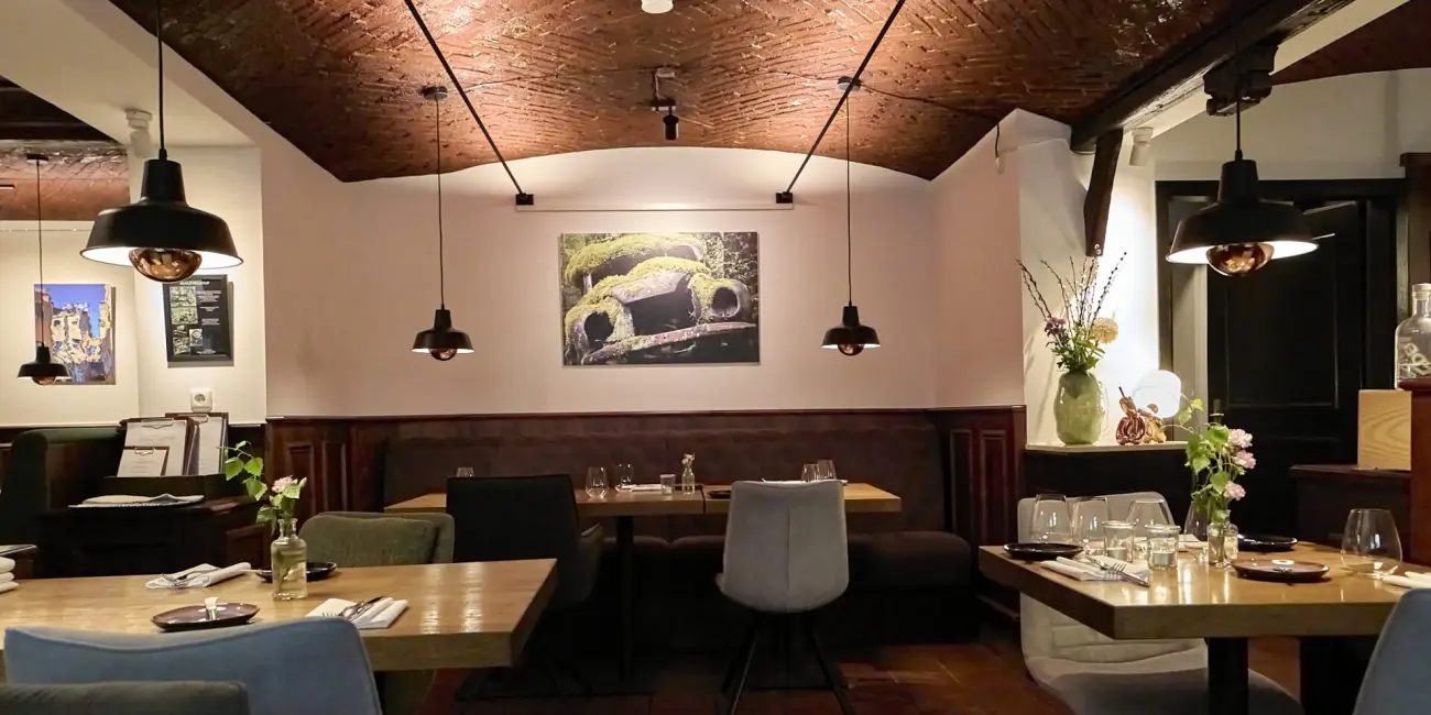 Eleganter Innenbereich des Restaurants Brodersen für Hochzeitsfeiern in Hamburg